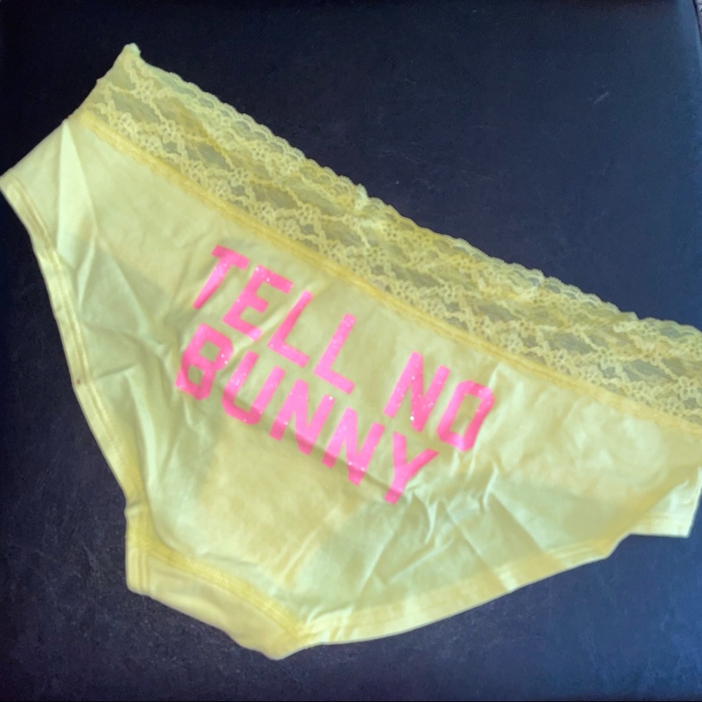 NWOT Victoria’s Secret Low-Rise Hip Hugger